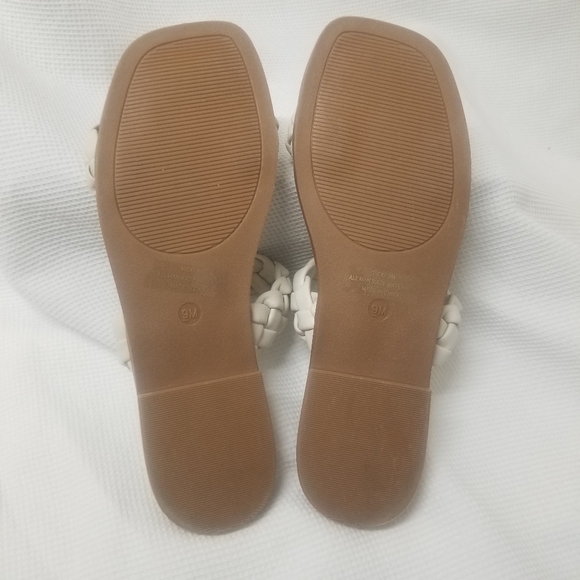 NWOT Sincerely Jules Sandals - Picture 2 of 6